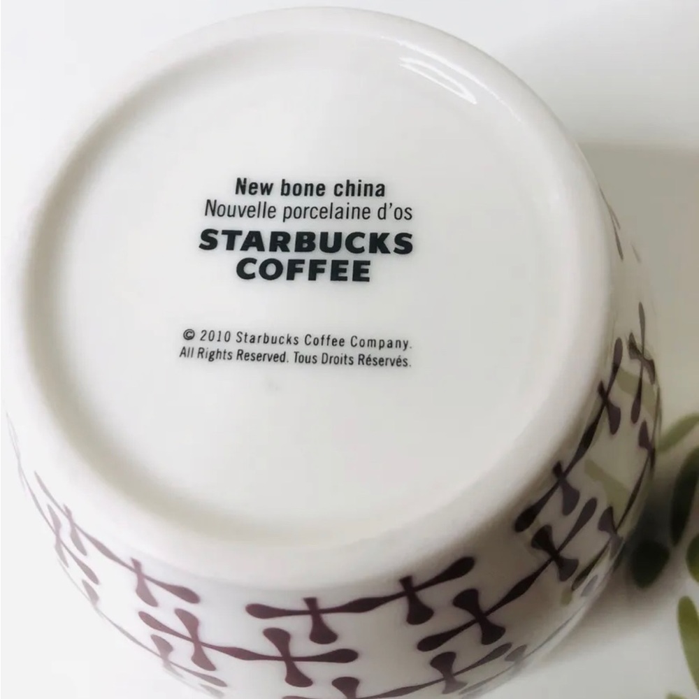 Starbucks Mug New Bone China Nouvelle Porcelaine 2010 Cross of Red & White Base - Picture 6 of 8
